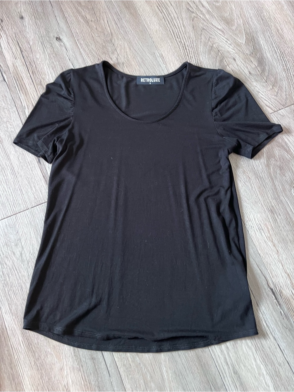 Women's Black Short Sleeve Scoop Neck Tee